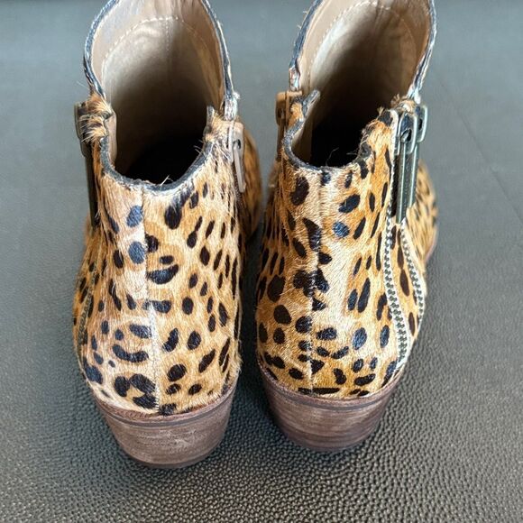 Gianni Bini Cheetah Print Genuine Leather Ankle Booties with zippers size 8.5 - Picture 4 of 11